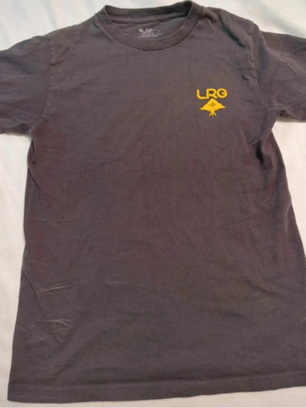 LRG Short-Sleeve Logo Tee in Charcoal with Yellow Emblem size M